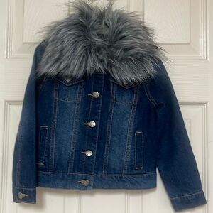 Splendid blue jean jacket with removable fur collar size 4T. Great condition!